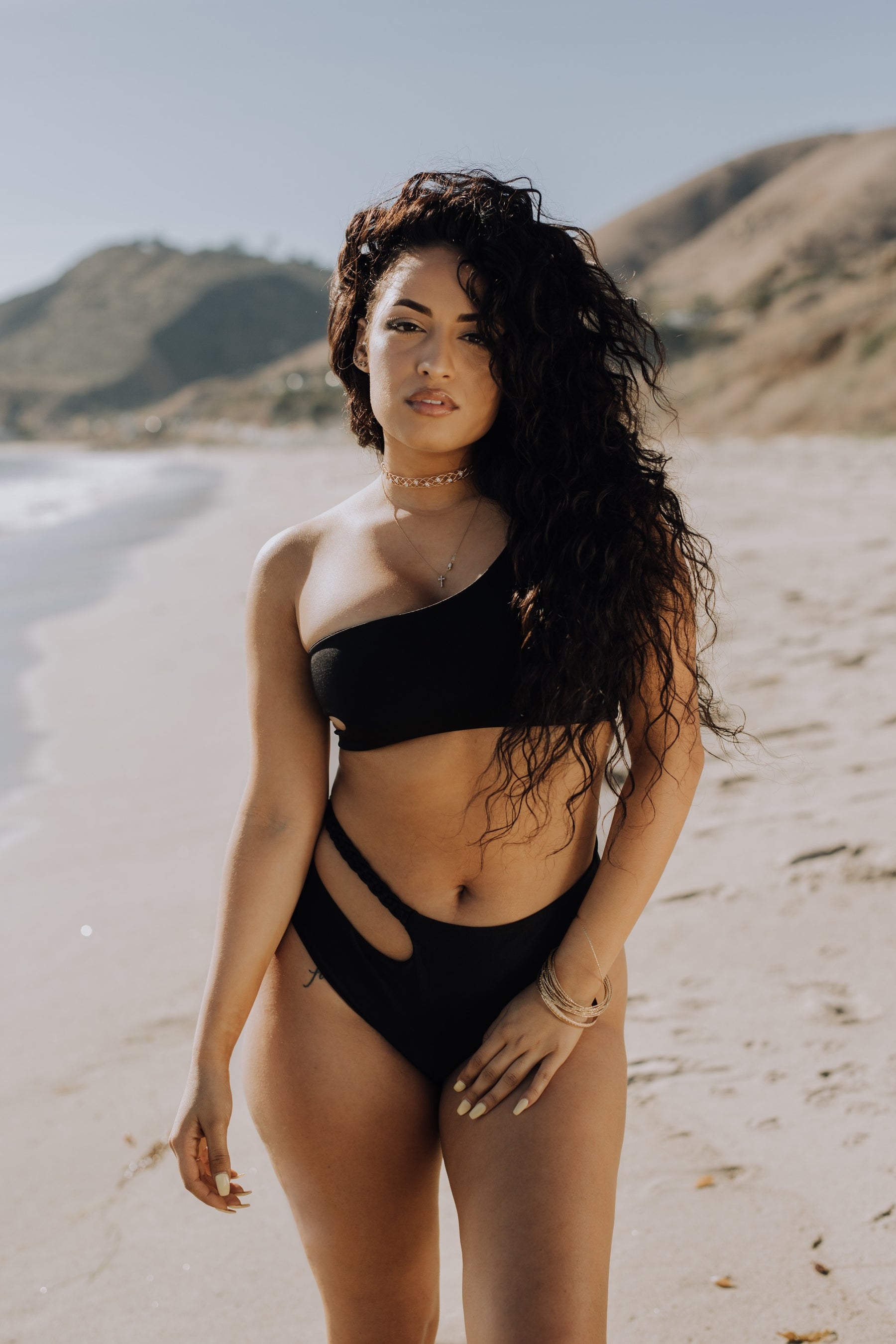 Emmy Bottom | Noir
